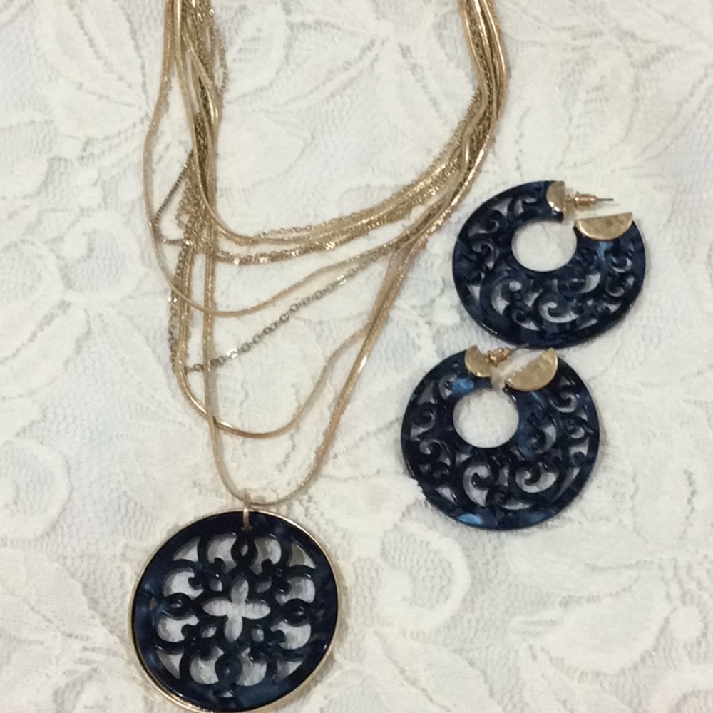Dark blue Moroccan gold necklace earrings set